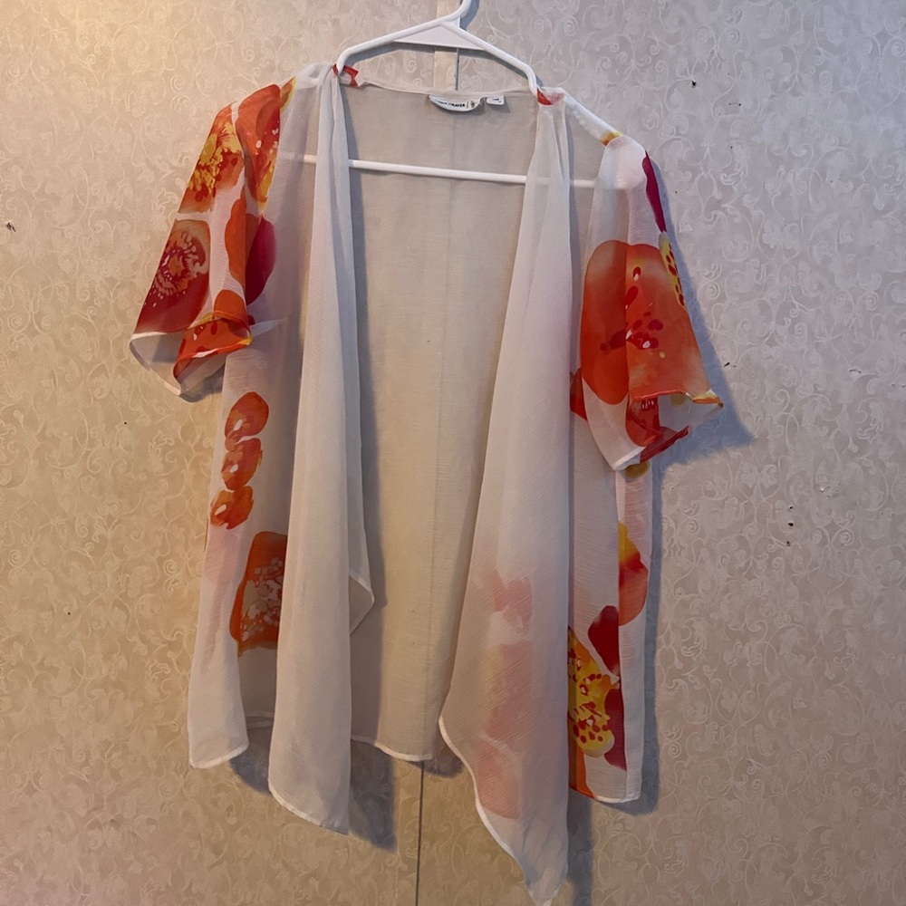 Sheer cardigan with flower pattern